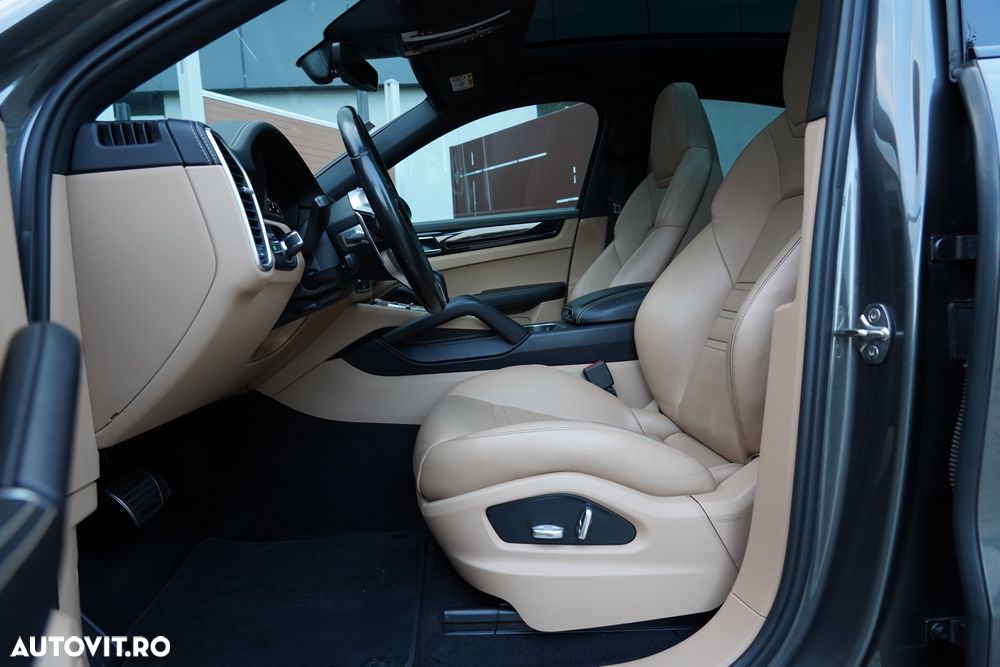 Porsche Cayenne Coupe S Tiptronic S Platinum Edition - 26