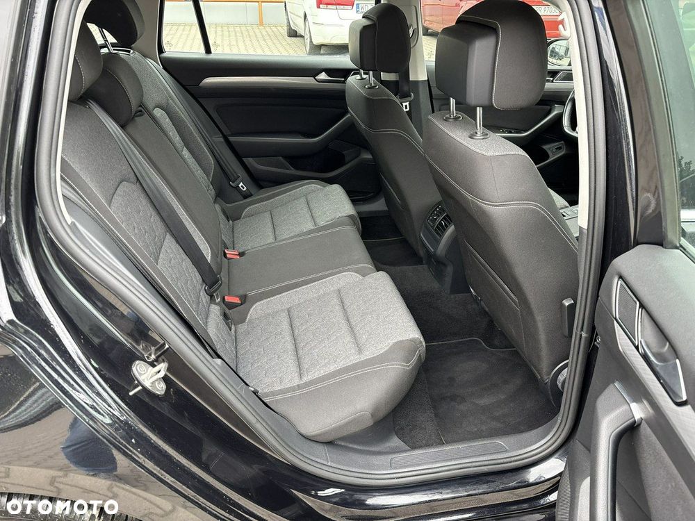 Volkswagen Passat - 14