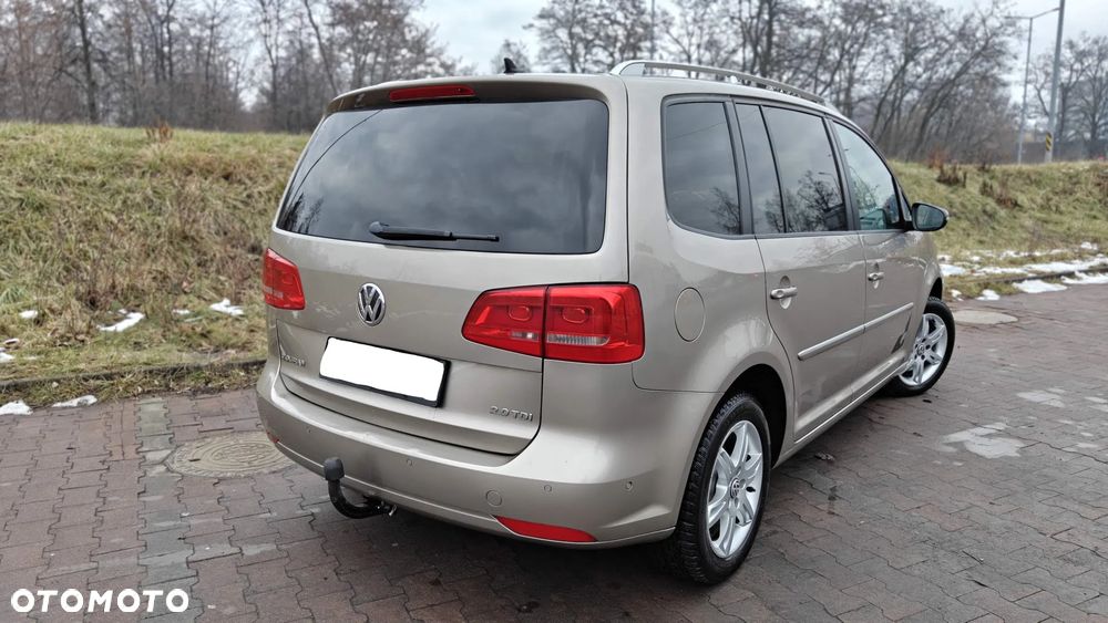 Volkswagen Touran 2.0 TDI Highline DSG - 8