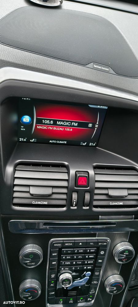 Volvo XC 60 D5 AWD Aut. RDesign - 16