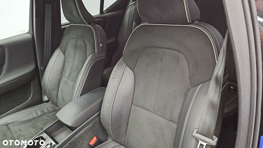 Volvo XC 40 T5 Plug-In Hybrid R-Design - 11