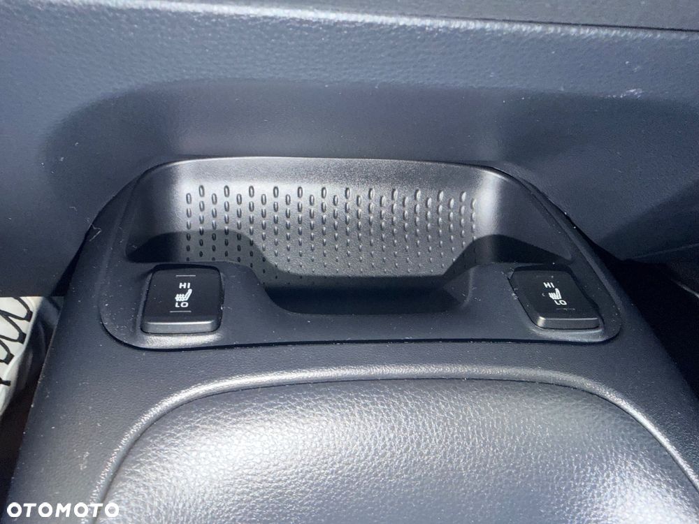 Toyota Corolla 1.8 Hybrid Executive - 31