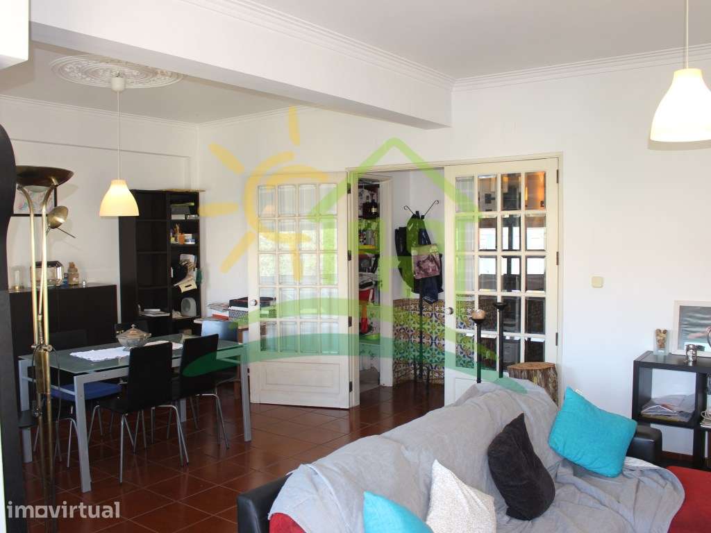 Apartamento T3+2 em Olival Basto - Oportunidade Única com Sótão - Grande imagem: 3/48
