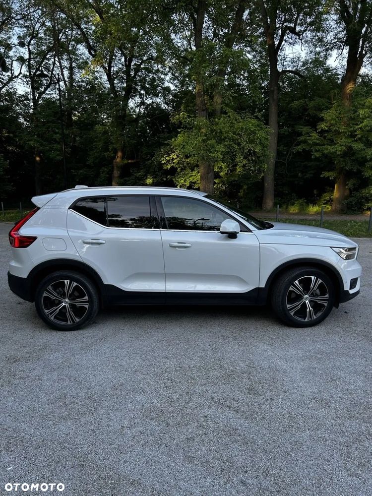 Volvo XC 40 B4 B AWD R-Design - 3