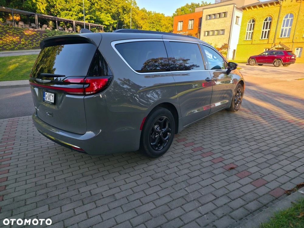 Chrysler Pacifica - 13