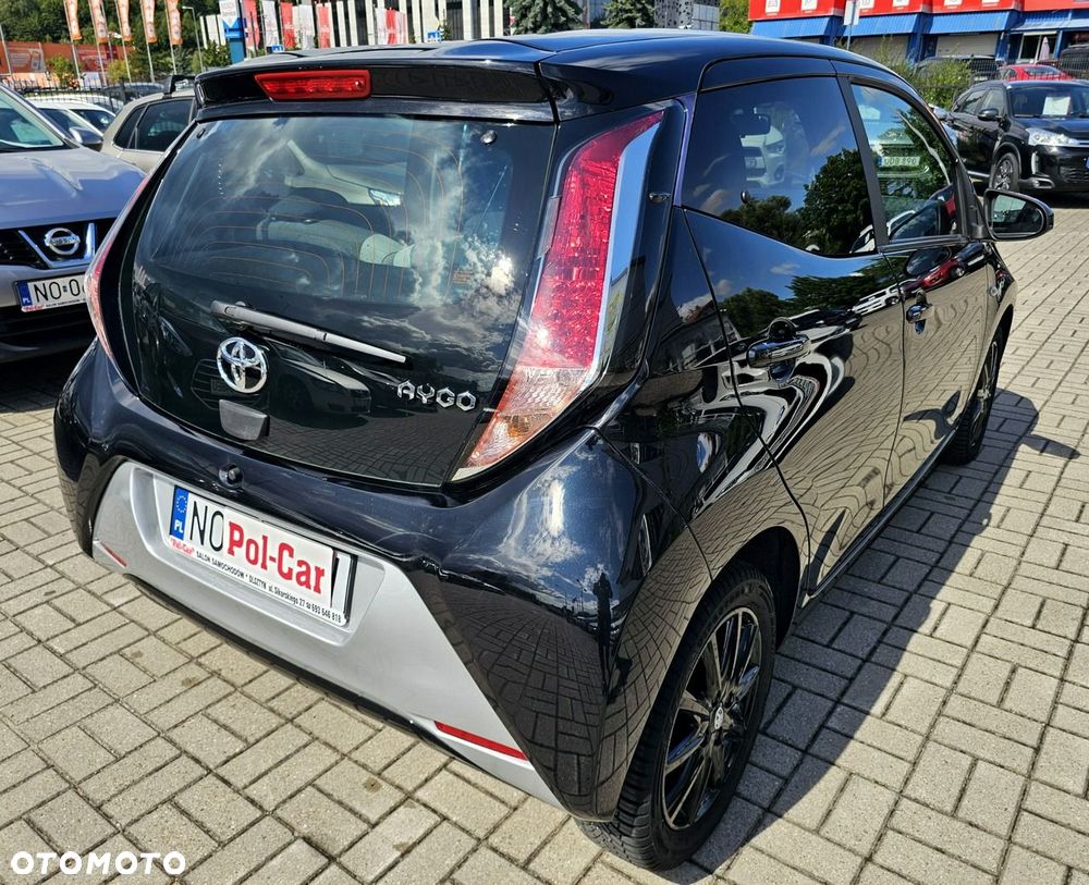 Toyota Aygo x-play touch - 12