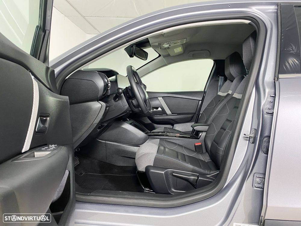 Citroën C4 PureTech 130 Stop&Start EAT8 SHINE — fotografia 8