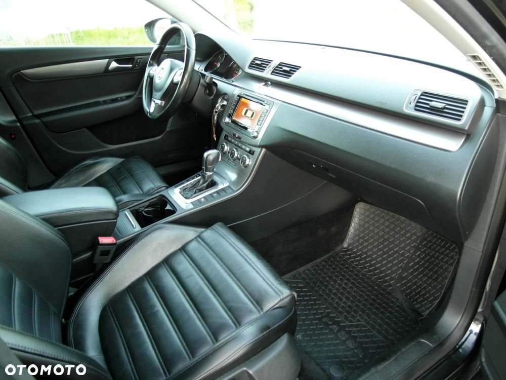 Volkswagen Passat 2.0 TDI 4Motion DSG BlueMotion Tech R-Line - 16