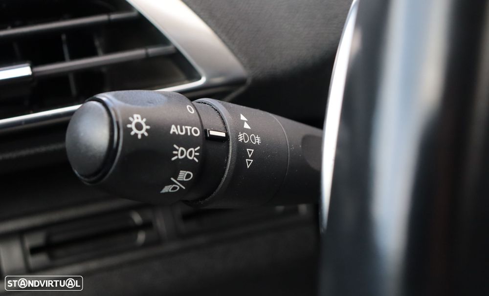 Peugeot 3008 PureTech 130 Stop & Start GPF EAT8 Active - 23