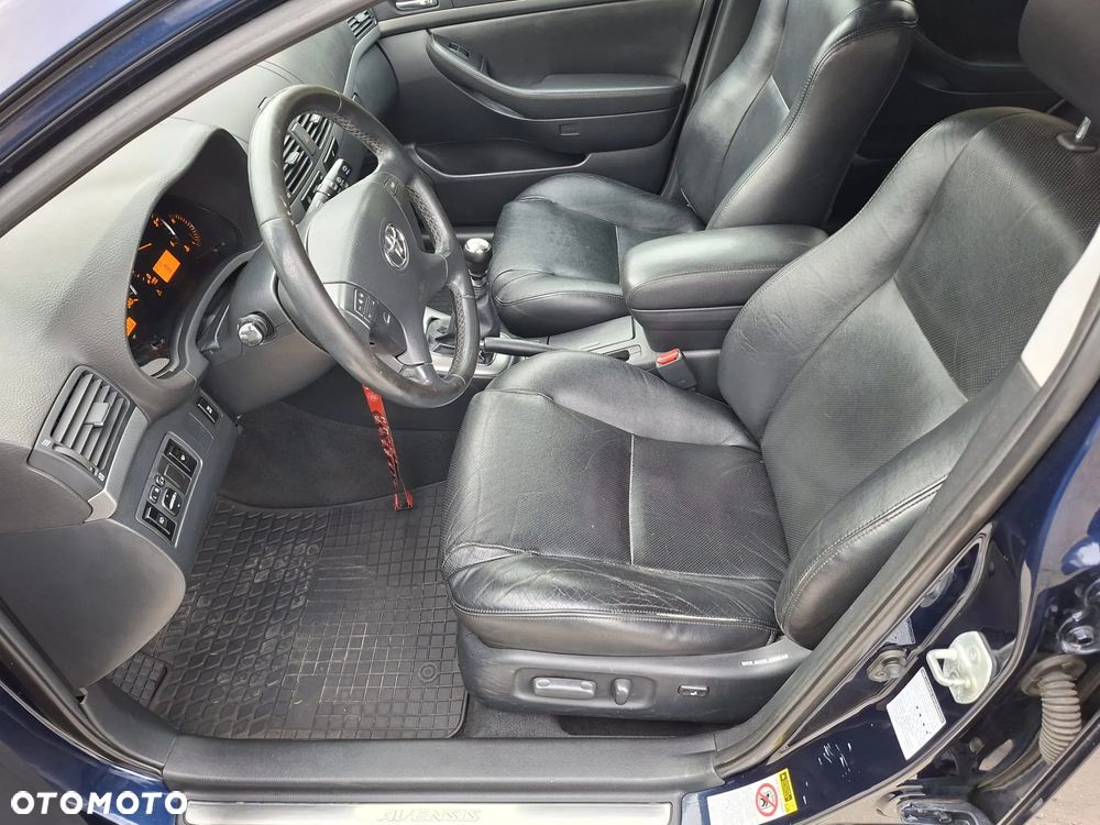 Toyota Avensis 2.0 D-4D Travel - 10