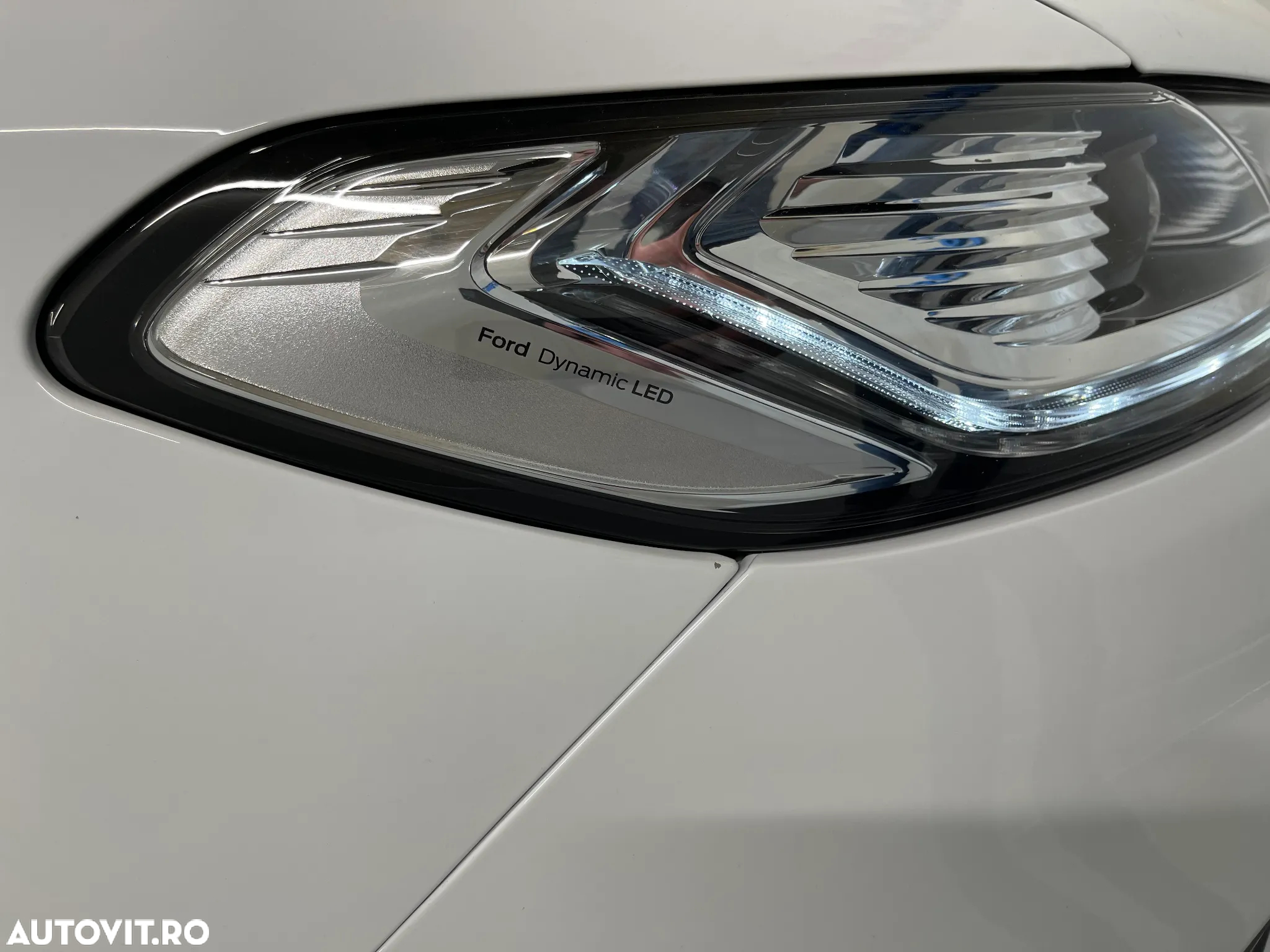 Ford Mondeo 2.0 HEV Titanium - 27