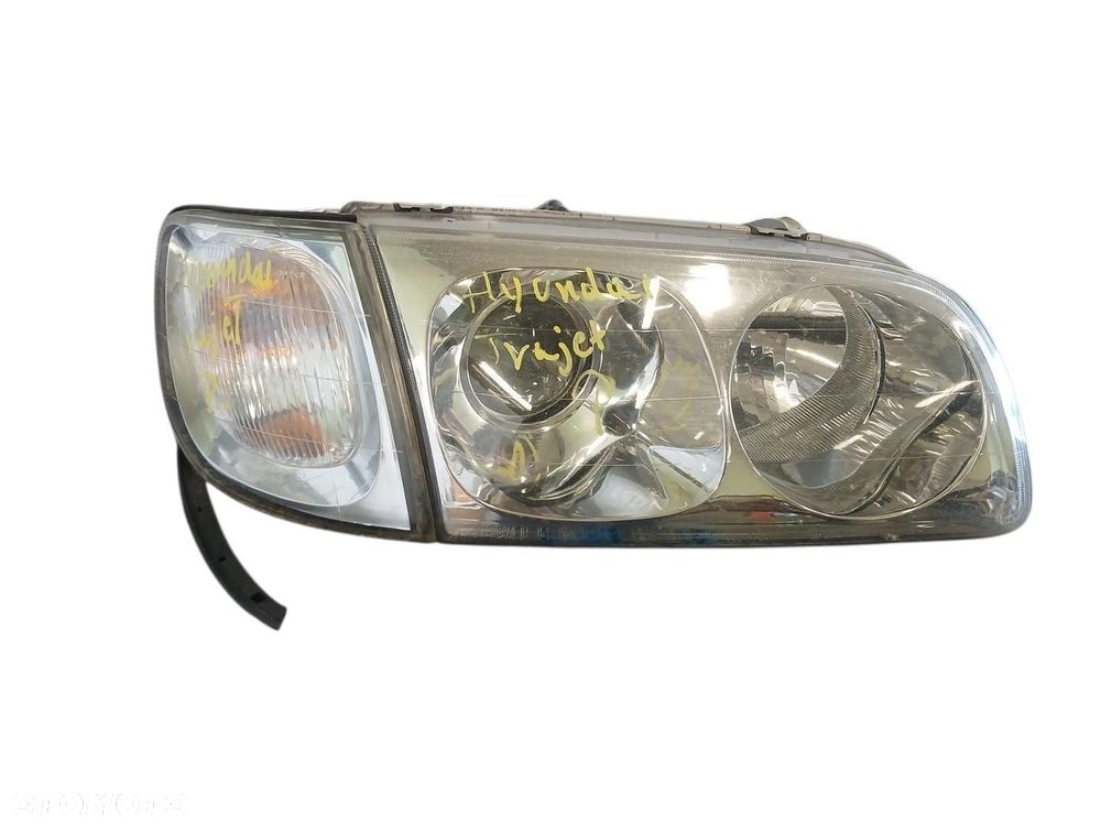 LAMPA PRAWA PRZEDNIA PRZÓD KIERUNKOWSKAZ HYUNDAI TRAJET - 1
