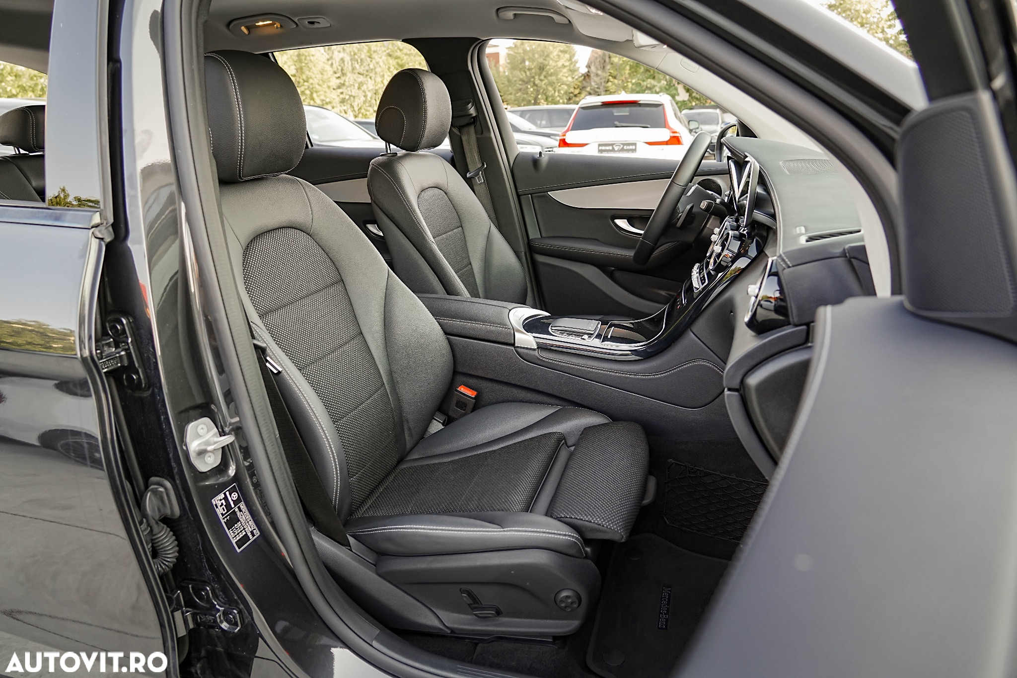Mercedes-Benz GLC 300 e 4Matic 9G-TRONIC Exclusive - 17