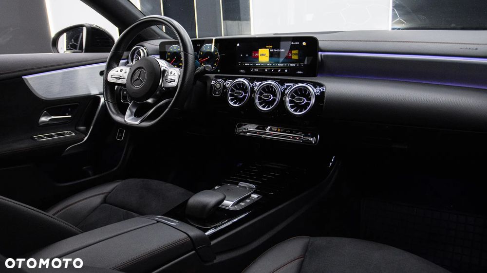 Mercedes-Benz CLA 250 4-Matic AMG Line 7G-DCT - 21