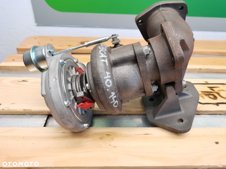 Turbosprężarka Bobcat T 40140 Perkins 147 - 1