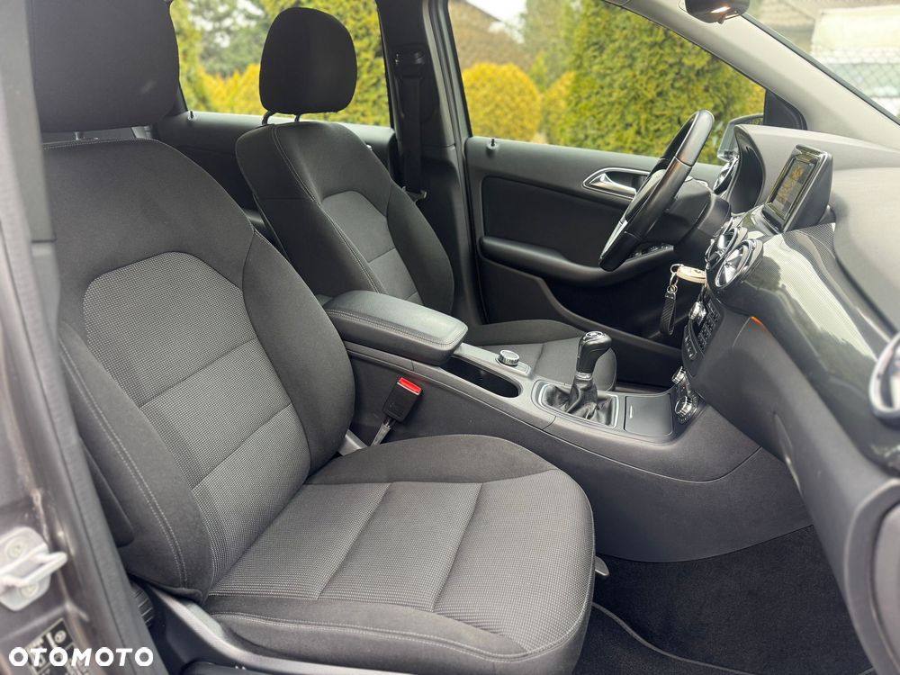 Mercedes-Benz Klasa B 180 BlueEFFICIENCY Edition Style - 13
