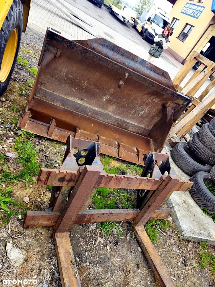 Caterpillar 908 - 13