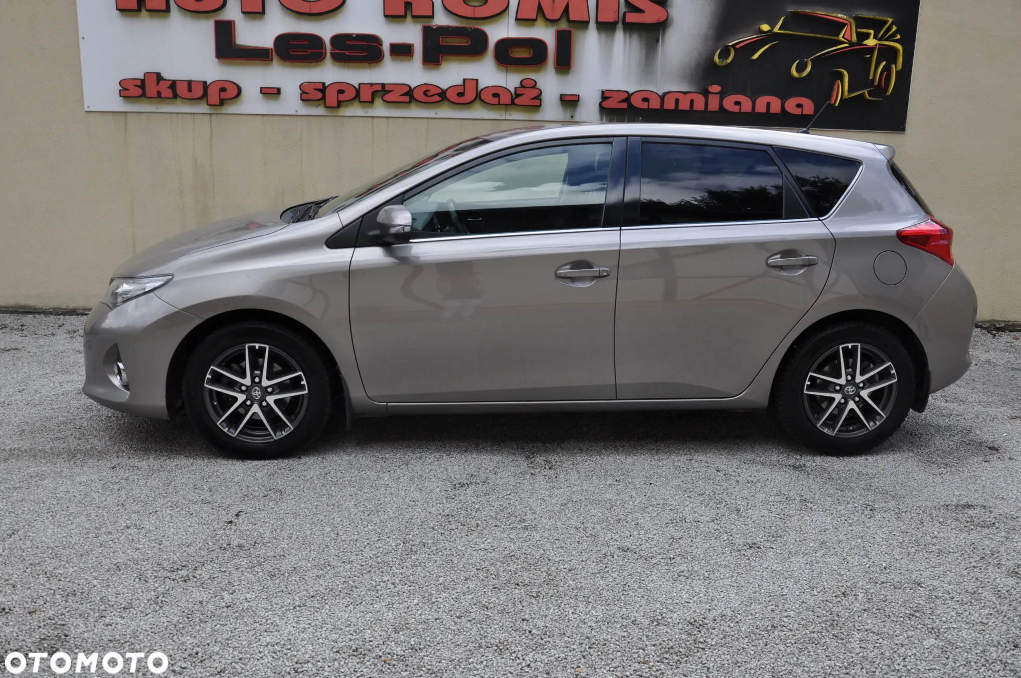 Toyota Auris - 16