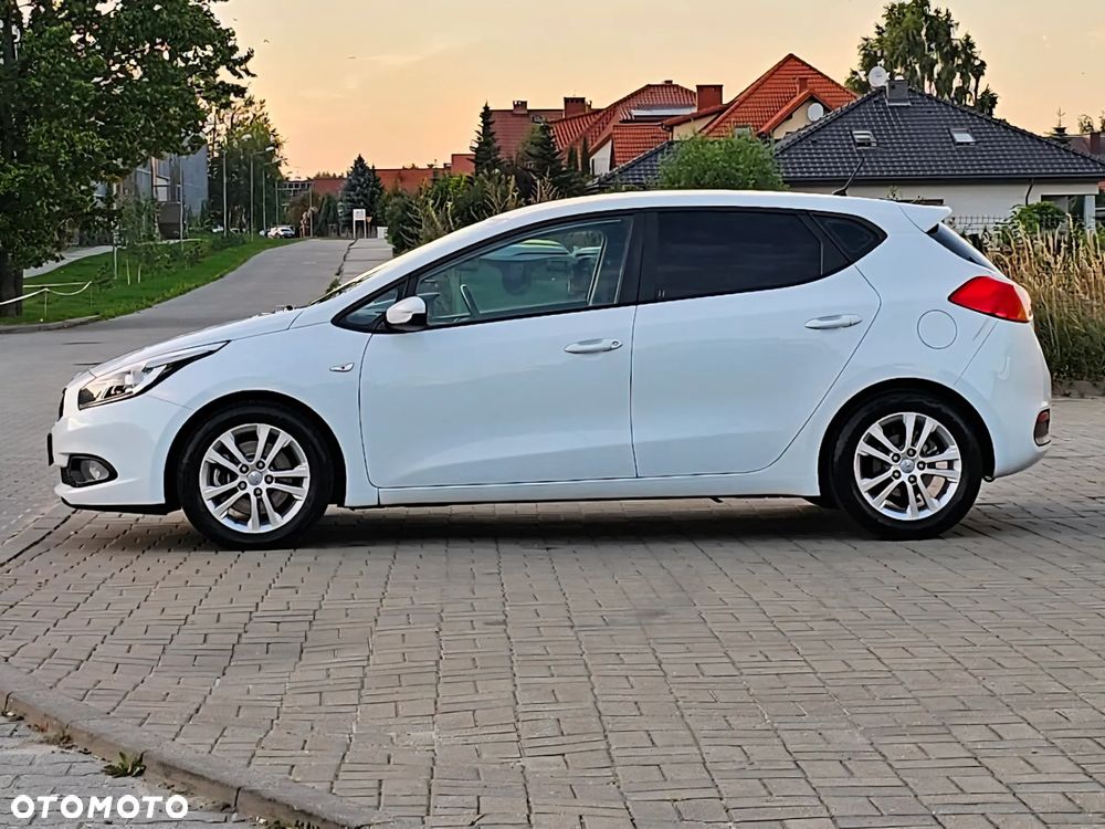 Kia Ceed 1.4 CVVT Fifa World Cup Edition - 9