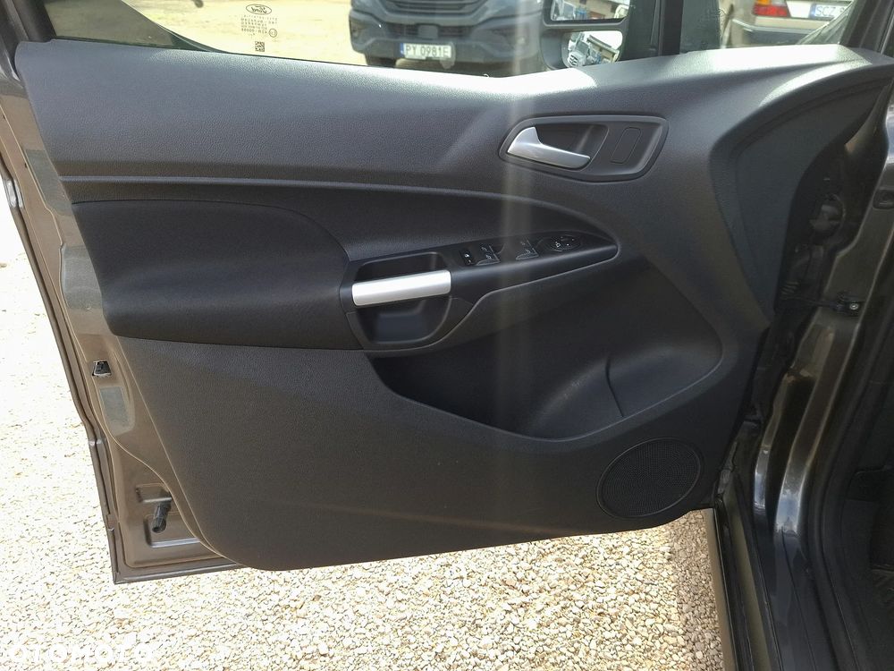 Ford Tourneo Connect Grand - 23