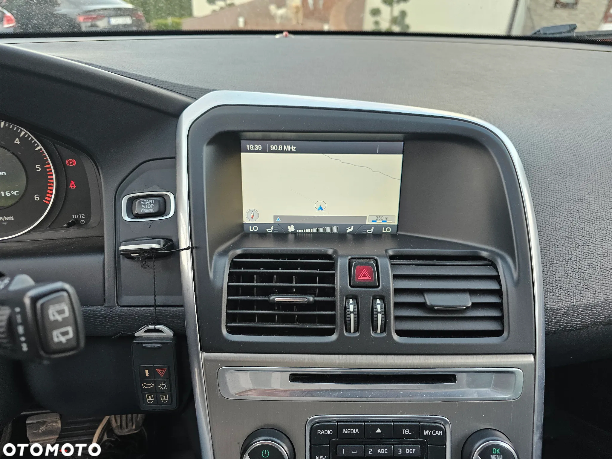 Volvo XC 60 D3 R-Design - 18