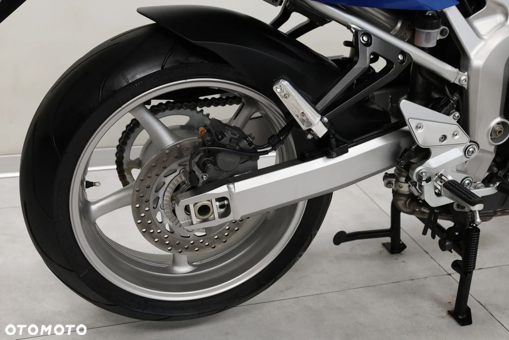 Yamaha FZ - 33