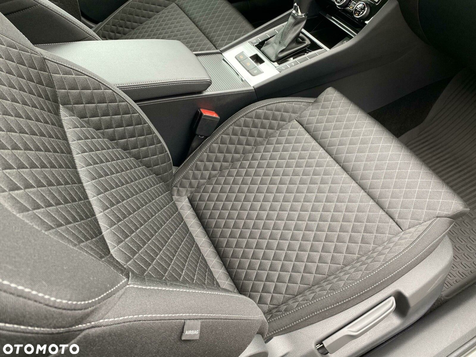 Skoda Superb 2.0 TDI SCR Ambition DSG - 19