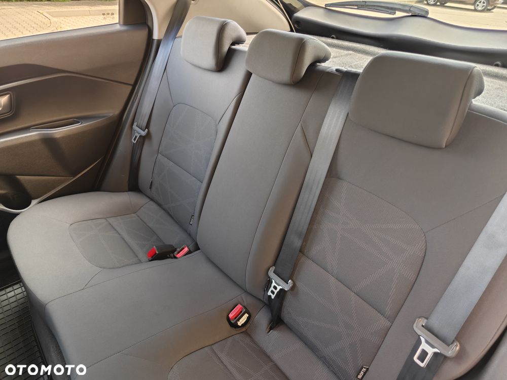 Kia Rio 1.4 Edition 7 - 17