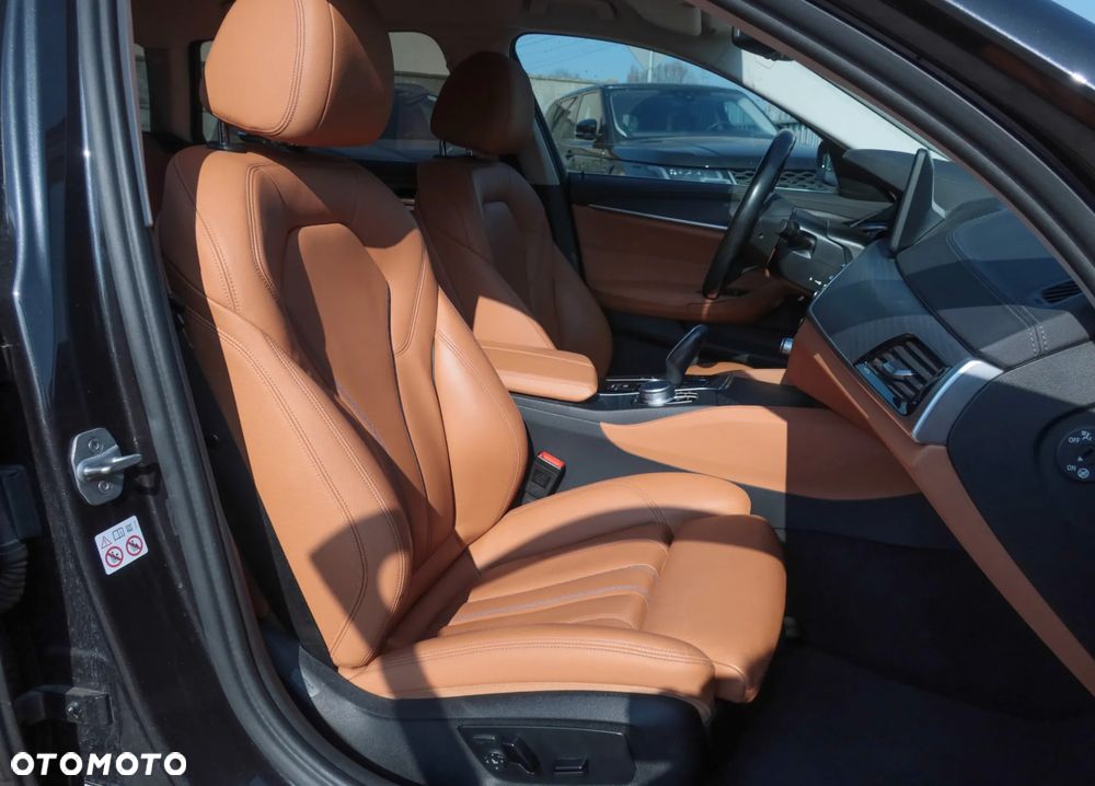 BMW Seria 5 530e xDrive Luxury Line - 22