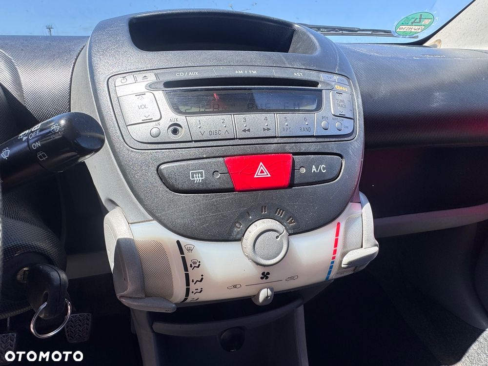 Peugeot 107 1.0 Happy - 6
