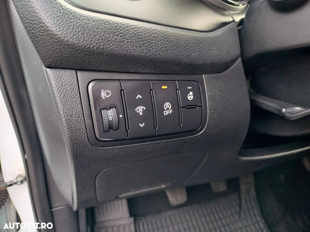 Kia Ceed - 10