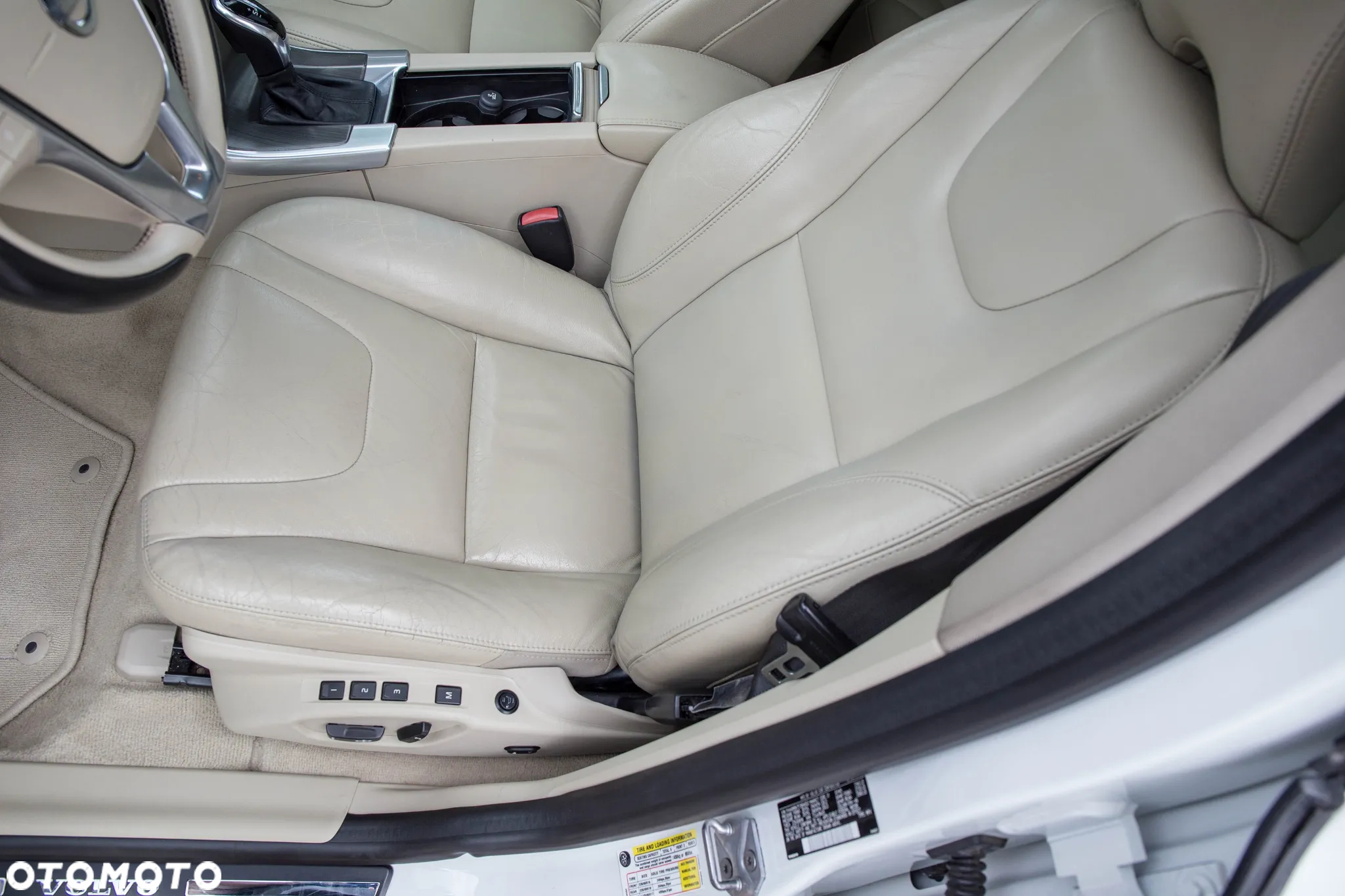 Volvo XC 60 T5 Drive-E Momentum - 12