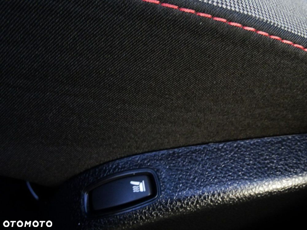 Dacia Logan TCe 90 S&S Stepway Celebration - 25