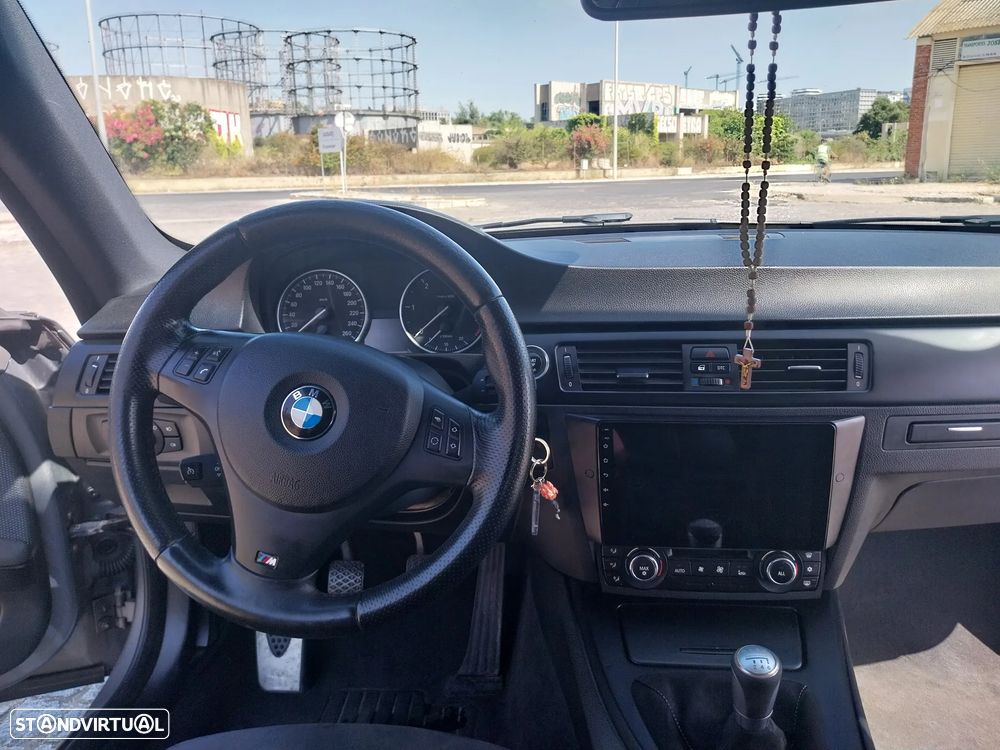 BMW 320 2011 photo 5