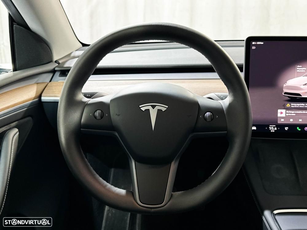 Tesla Model Y Long Range Dual Motor AWD - 22