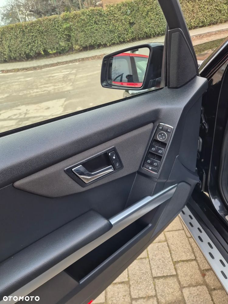 Mercedes-Benz GLK 220 CDI DPF BlueEFFICIENCY SPORT EDITION - 18