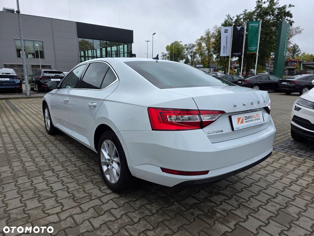 Skoda Superb 2.0 TDI SCR Ambition DSG - 4