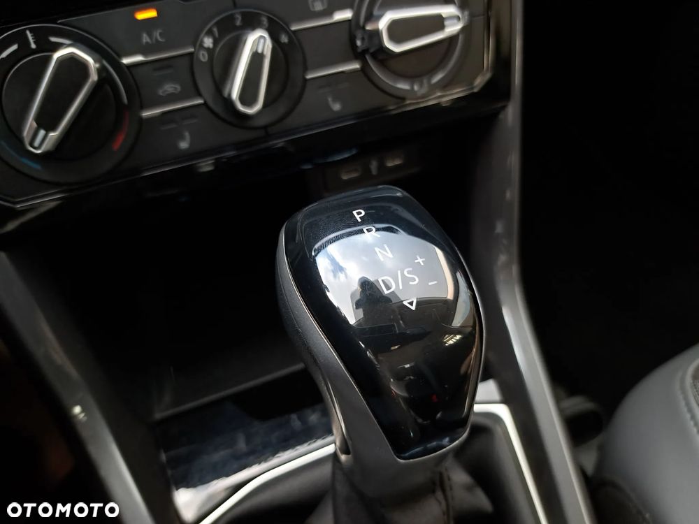 Volkswagen T-Cross 1.0 TSI Style DSG - 23