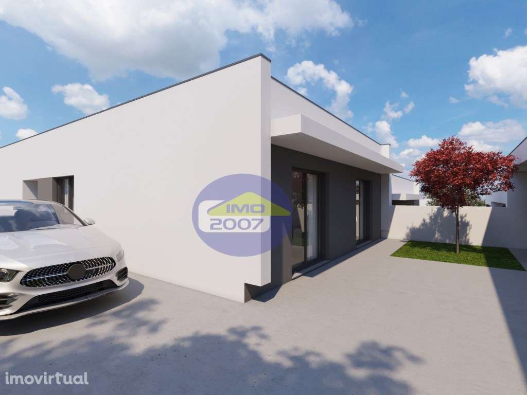 Moradia térrea em Travanca Santa Maria da Feira - Grande imagem: 2/15