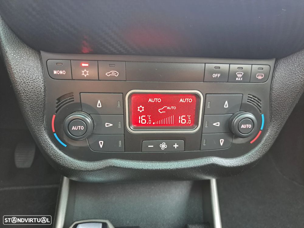 Alfa Romeo MiTo 1.3 JTD Distinctive - 26