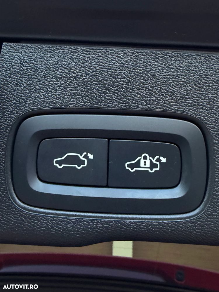 Volvo XC 60 T6 AWD Recharge Plus Dark - 23