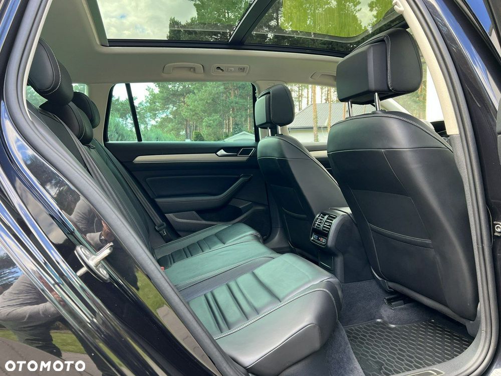 Volkswagen Passat - 11