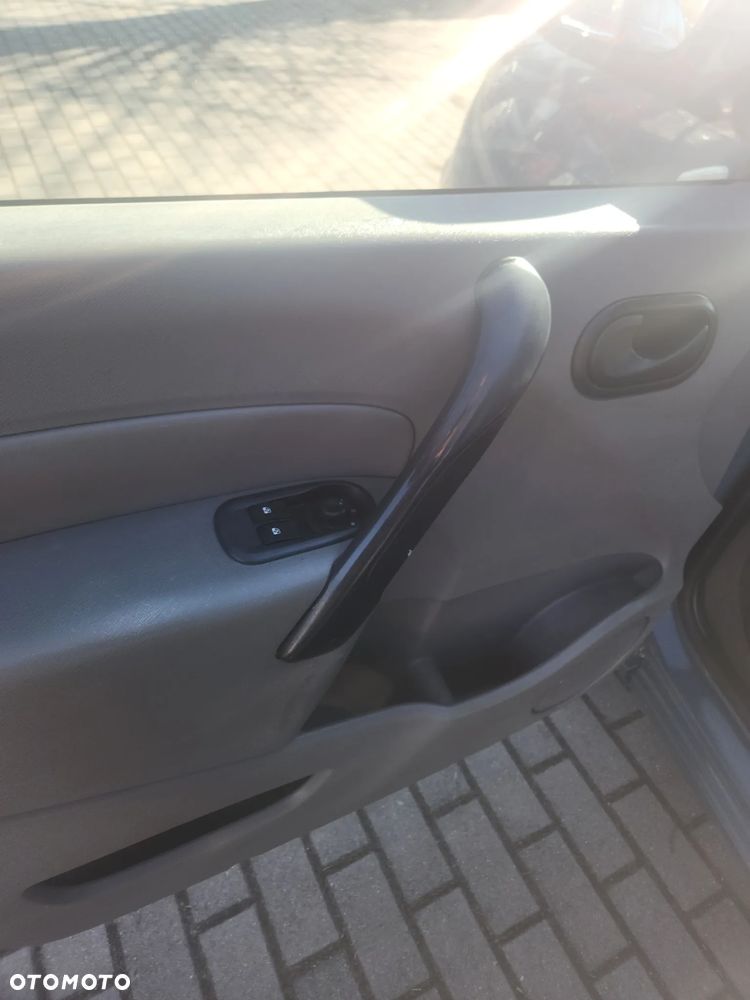 Renault Kangoo 1.5 dCi Helios - 9