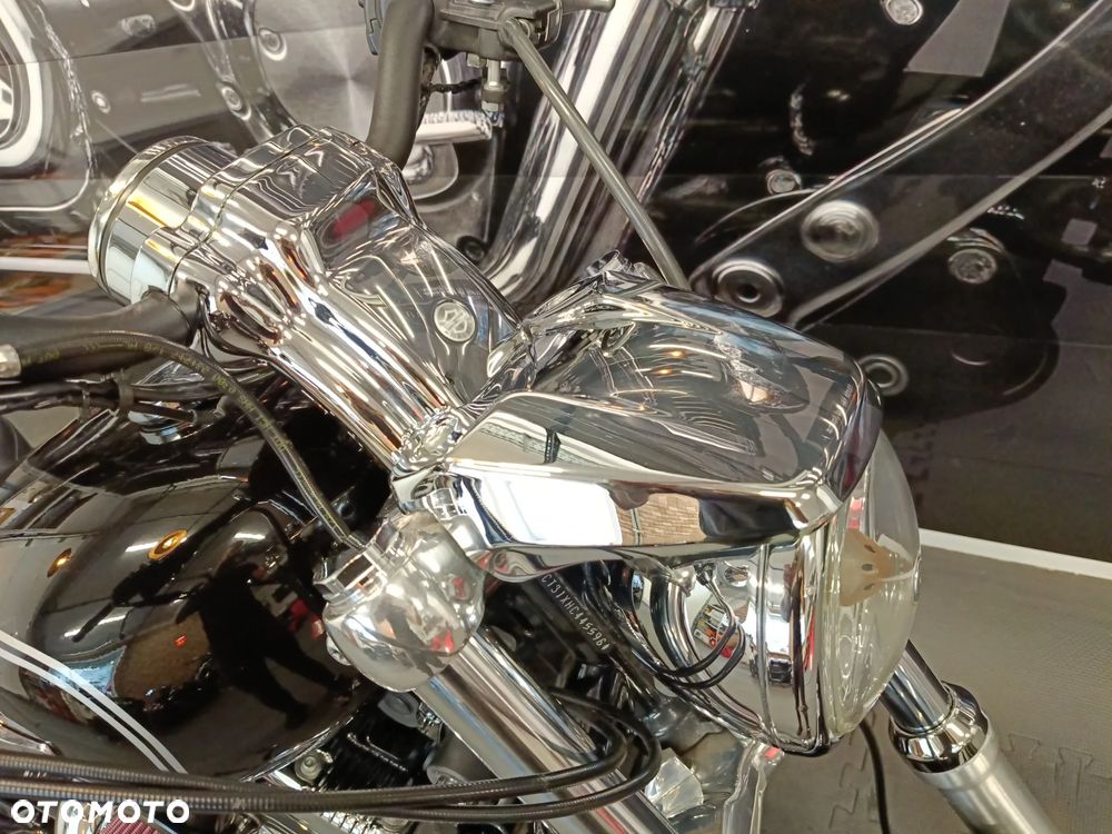 Harley-Davidson Sportster Custom 1200C - 16