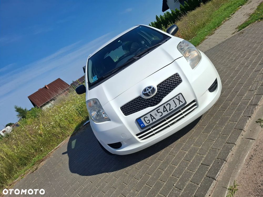 Toyota Yaris 1.0 Luna A/C - 2