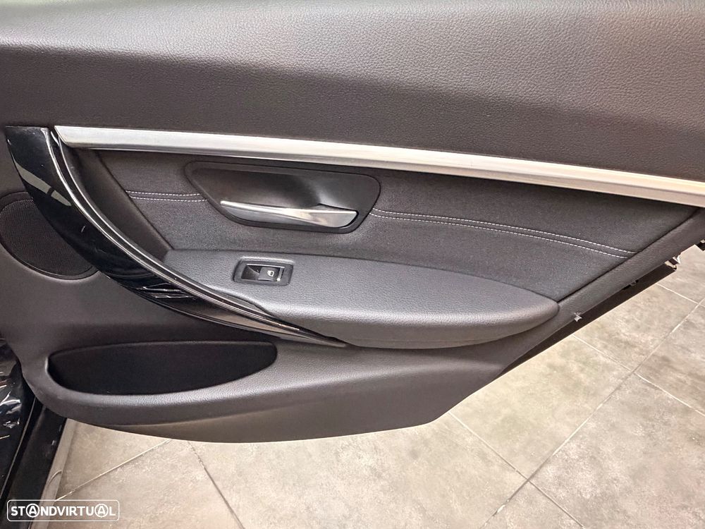 BMW 330 e iPerformance Line Luxury - 36