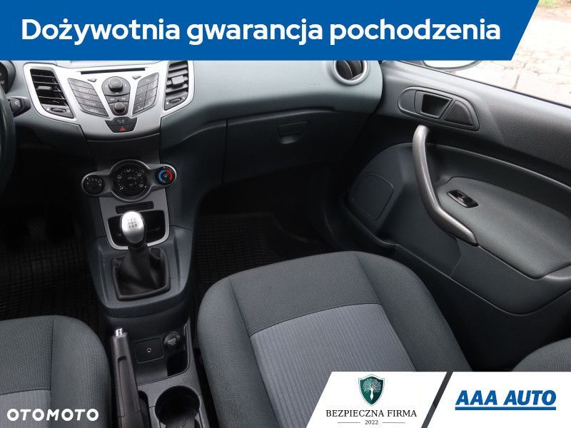 Ford Fiesta - 10