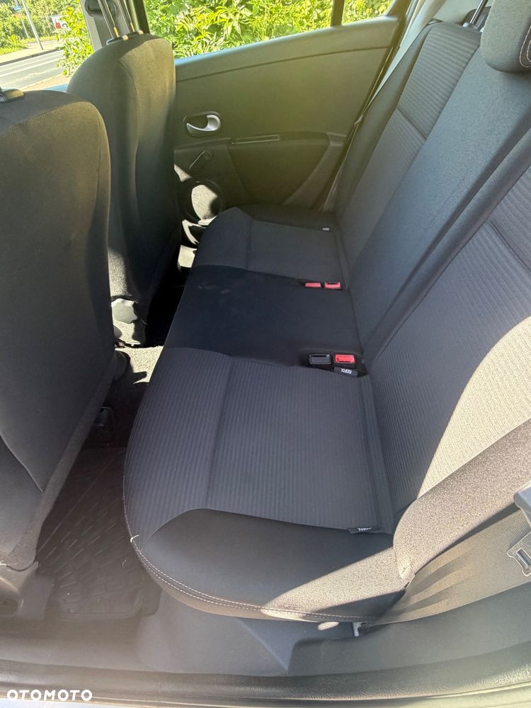 Renault Clio 1.2 16V Business - 28