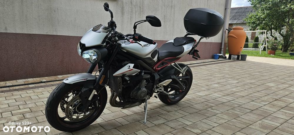 Triumph Street Triple - 1