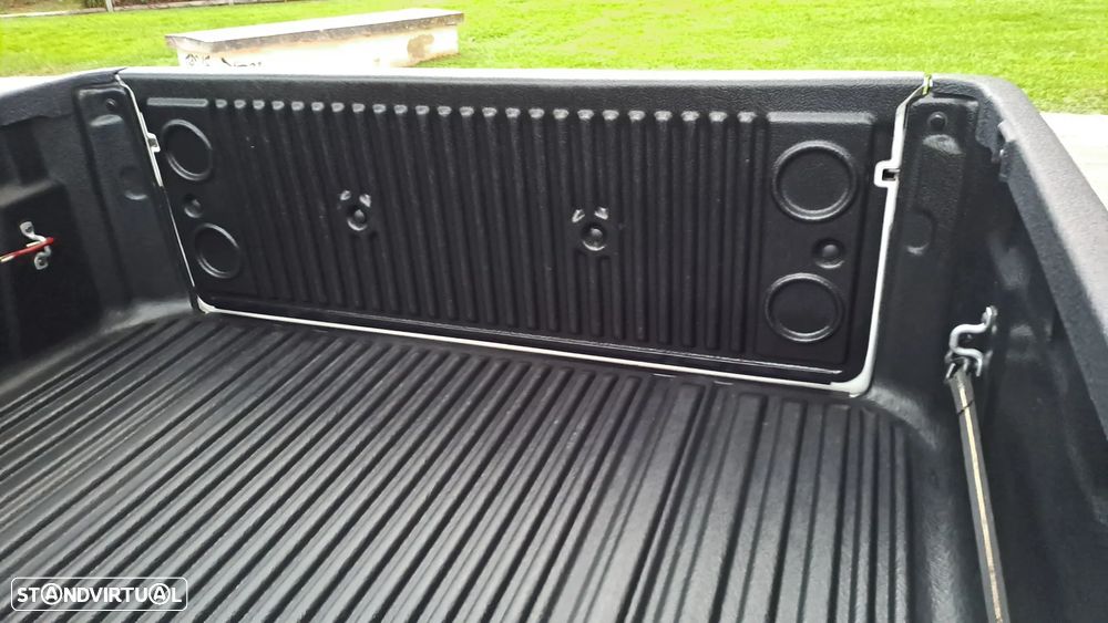 Toyota Hilux 4x4 Cabine Dupla Auto Executive - 27